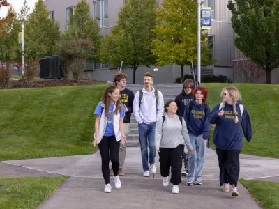 Oregon Tech students on campus 3