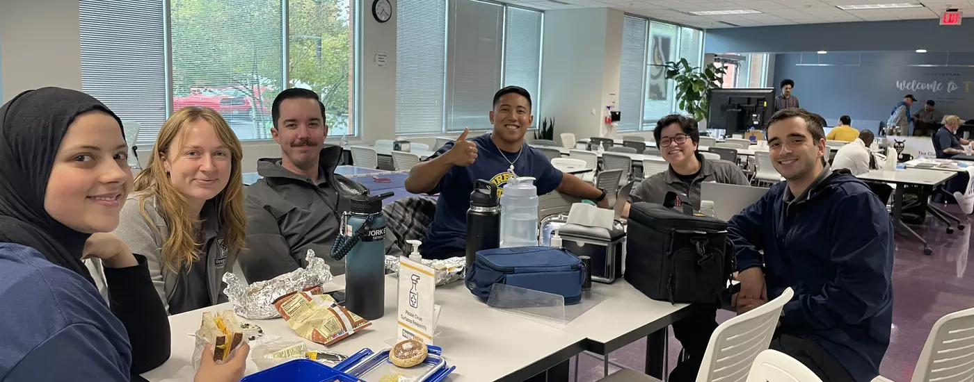 PM students eating in the Commons