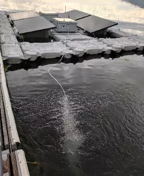 Solar aerator in water