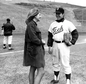 Vintage Baseball  -  A Pause in the Game