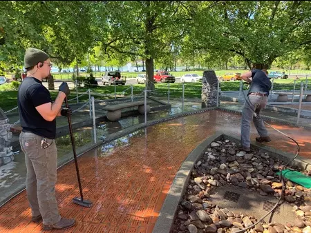 Veterans cleaning up Klamath Falls Veterans Memorial Park